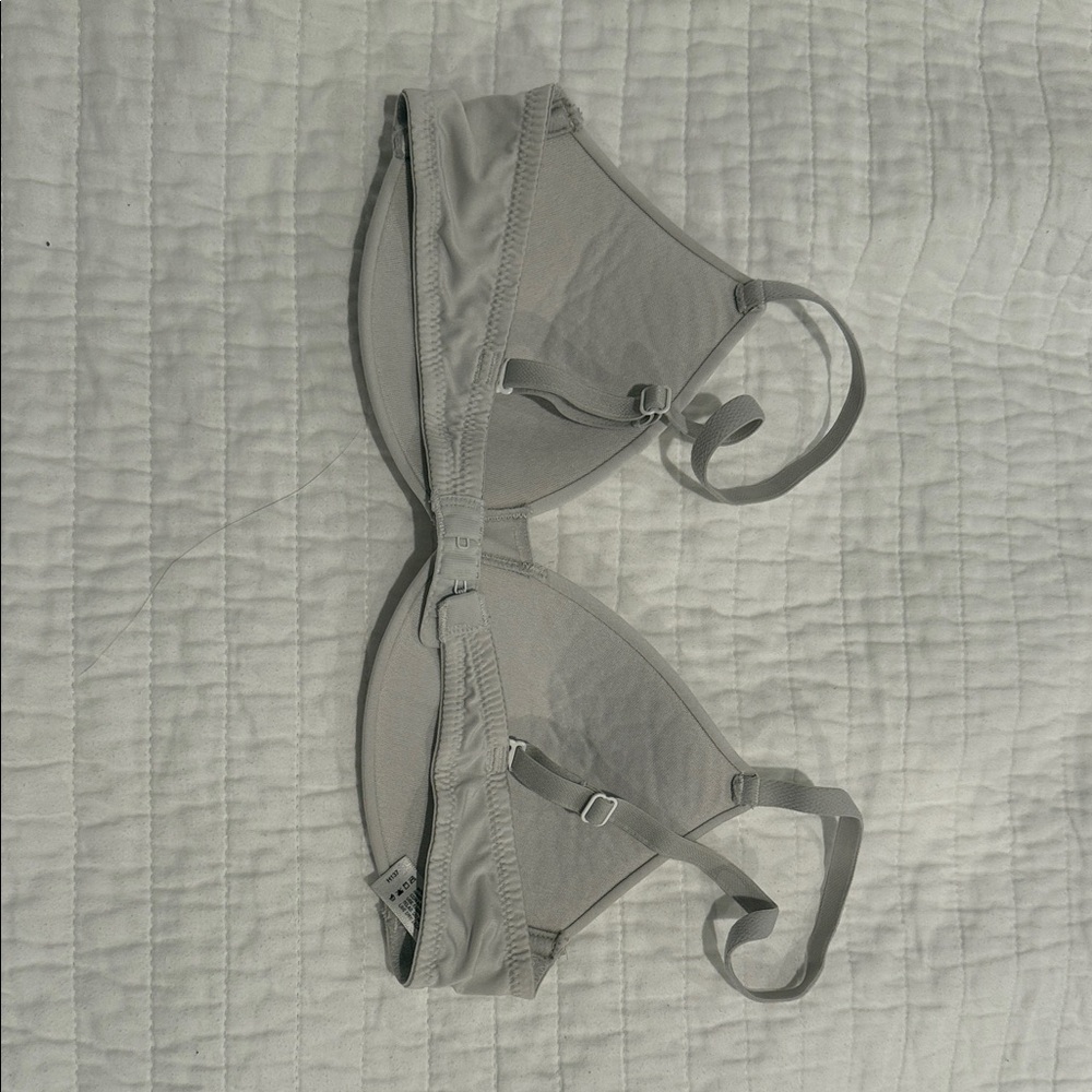 8 BRA BUNDLE-Nike, Fabletics, Hanes, & Delta-Great BUNDLE for pre-teen or teen! - Picture 2 of 13